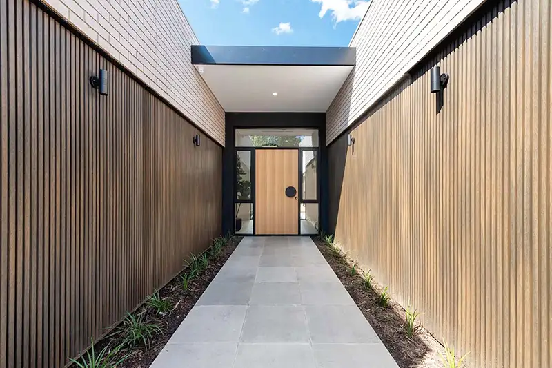 acoustic barriers & soundwalls of composite castellation cladding