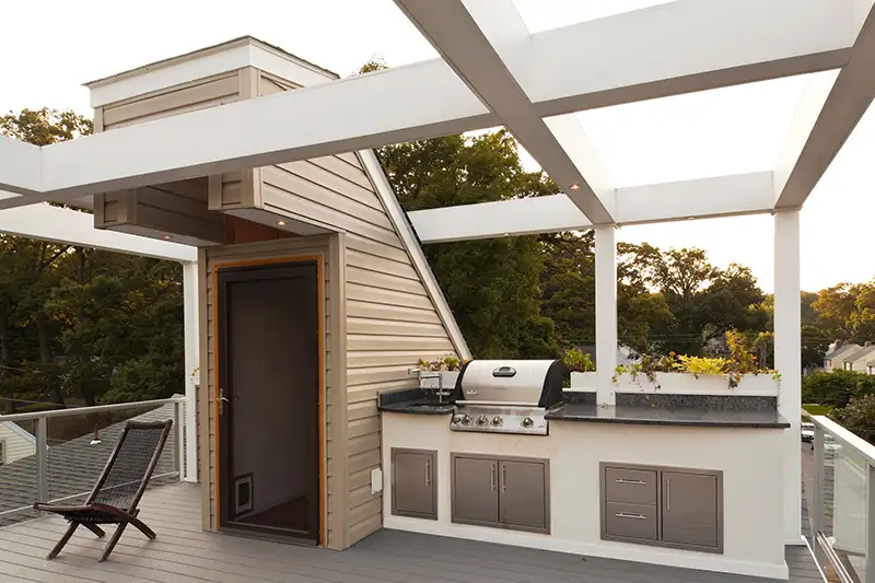commercial outdoor dining