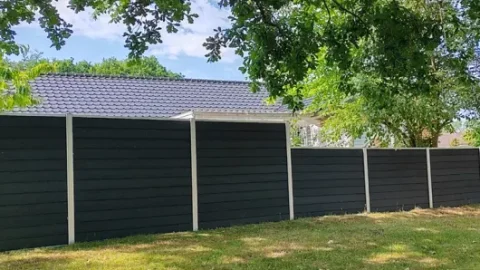 Why is Composite Privacy Fencing Gaining Popularity-1